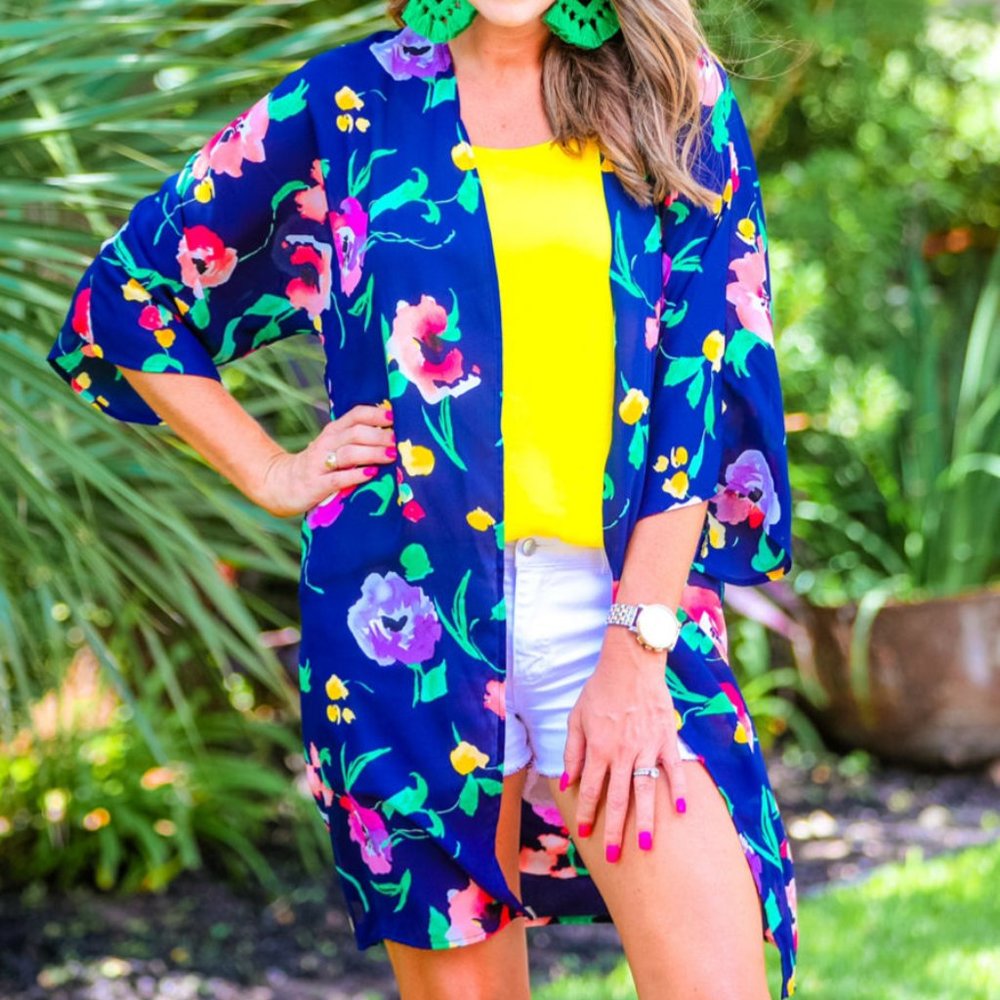 THE JACKIE BLUE FLORAL PRINT KIMONO NWT